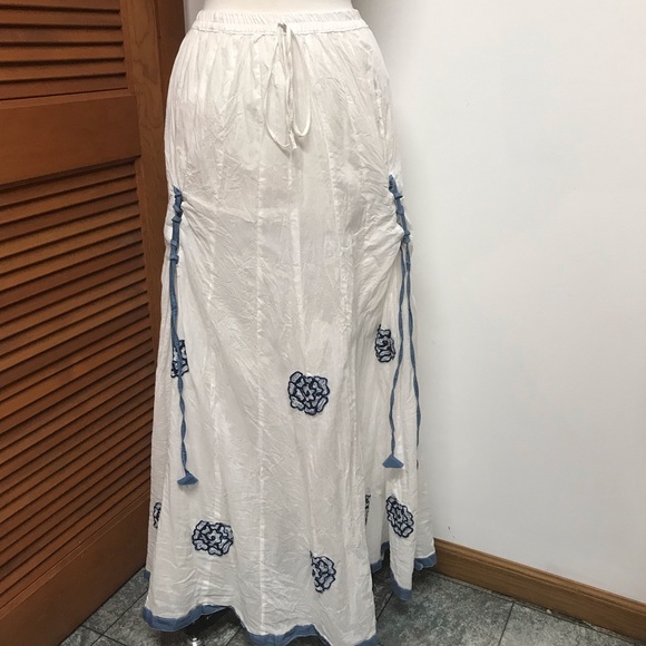 Maxi Peasant Gathered Full White & Blue Skirt - Picture 1 of 8